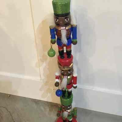 Tower Nutcrackr