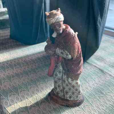 Nativity Scene: 3 Kings bearing gifts