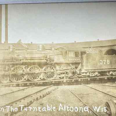Altoona steam engine on turntable