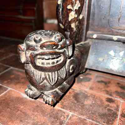 Detail of carved feet