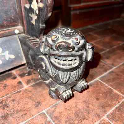 Detail of carved feet
