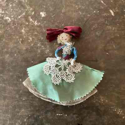 Pipe cleaner doll (green)