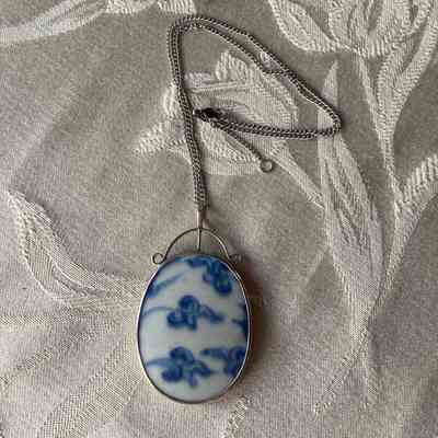 Chinese porcelain pendant necklace