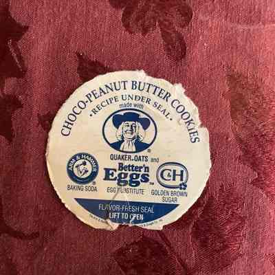 Ephemera: Round paper from inside bin of Quaker Oats indicating recipe on flip side