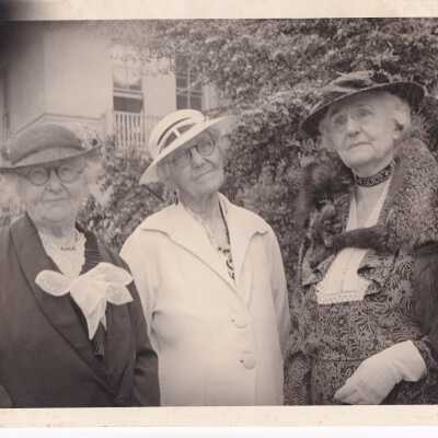 Emma Bray Cohen, Lillian Mygatt Sharon, and Amy Bowen Talbot, Class of Mills 1876 class reunion 1936 (front)