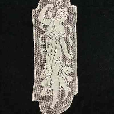 Decorative pulled stitch