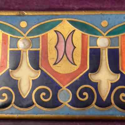 Filigree detail