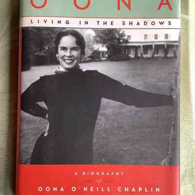 Oona: Living In The Shadows