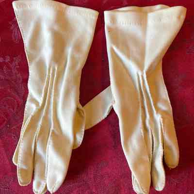 White Cotton Gloves