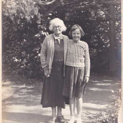 Emma and Nan Gilliland