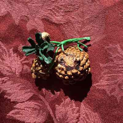 Pine cone decorative piece