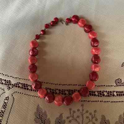 Short Pink and Ruby Colored Beaded Necklace