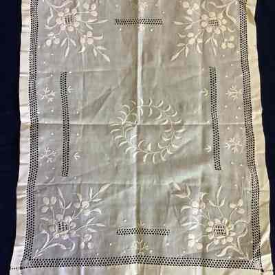 Large embroidered rectangle linen