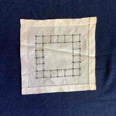 Small square textile