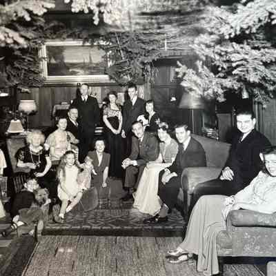 Family photo Christmas 1941