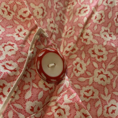 Sleeve detail: Celluloid button