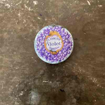 Violet Flavigny Pastilles Tin