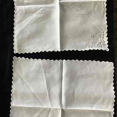 Two flower design scalloped handkerchiefs