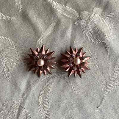 2 Matching Star Star Shaped Brooches
