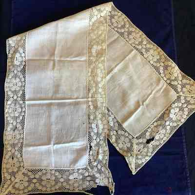 Linen and lace table runner