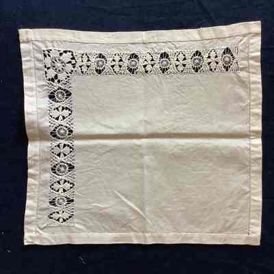 Cotton textile with lace detail
