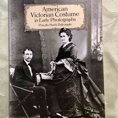 American Victorian Costume in Early Photographs