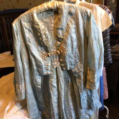 Jacket. Blue Embroidered with white flowers