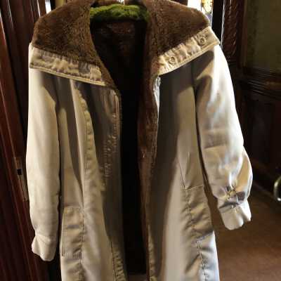 Raincoat. Lined fauxfur