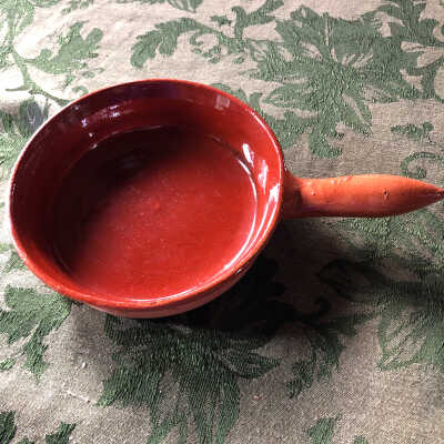 Serving dish w/handle