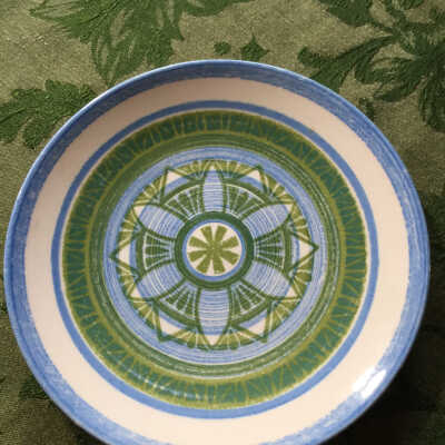 Blue-green pattern plate