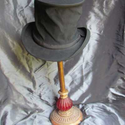 Top Hat. Collapsible