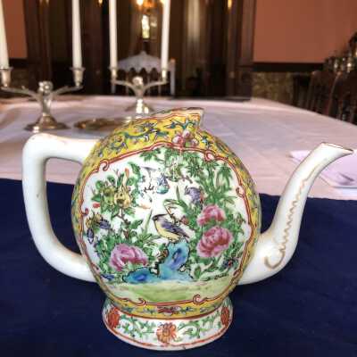 Decorative teapot