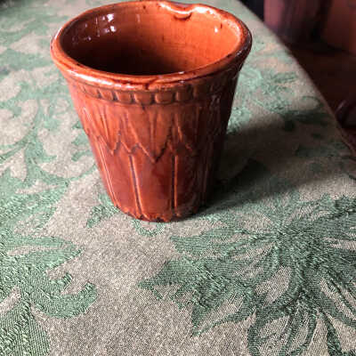 Cup - brown / markings