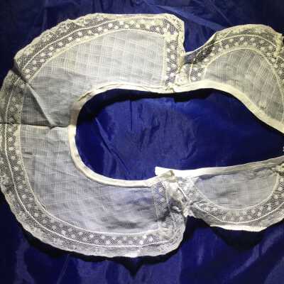 Plaid organza 2-piece v-neck round collar with 2 laces as trim