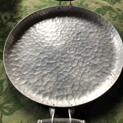 Round hammered aluminum tray