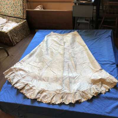 Underskirt. Petticoat