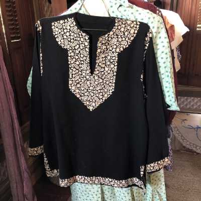 Tunic. Black white embroidery