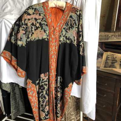 Robe silk kimono style. Orange lining