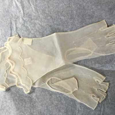 Gloves. Fingerless voile