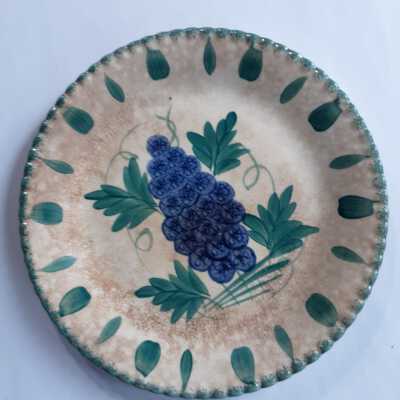 Plate- blue/green Grapes