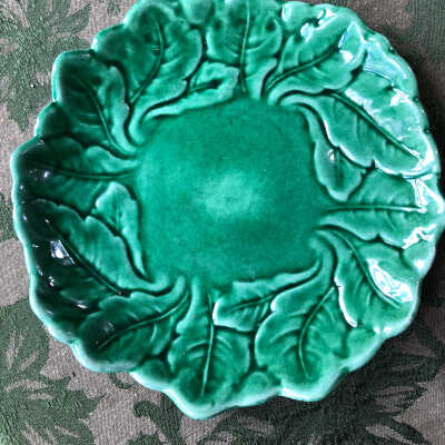 Plate leaf pattern. Green