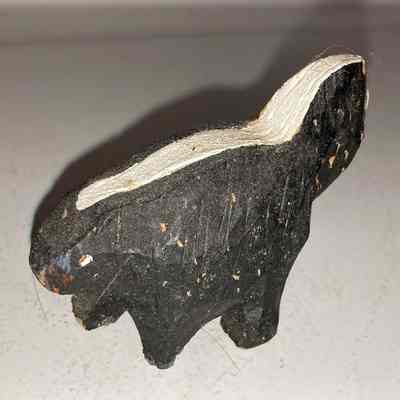 Skunk carving (miniature)