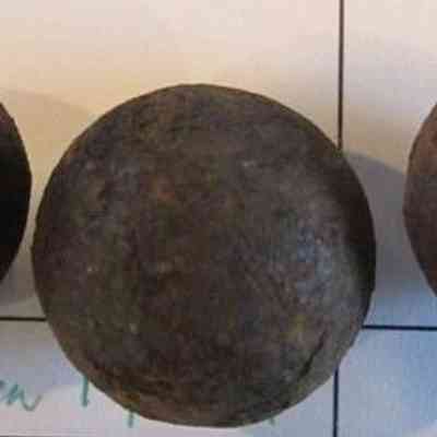 Grape Shot (set of 3): Ggrapeshot was a type of anti-personnel ammunition used in cannons. It consisted of a cluster of small iron balls held together by a canvas bag or metal plates, resembling a bunch of grapes.