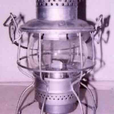 Adams & Westlake #300 Kerosene railroad lantern