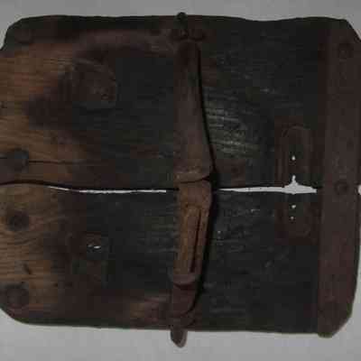 Black Dirt Horse Shoe - top