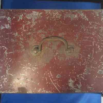 Erie Railroad Conductor's ticket/cash box - top