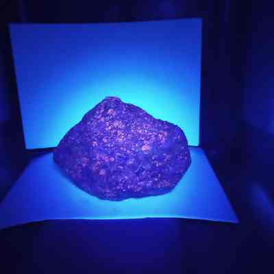 Fluorescent rock
