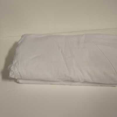 Stone Memorial with Việt Pronouns Interactive: White Cloth