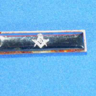 Clip: Tie clip with Square and Compasses. Silver color