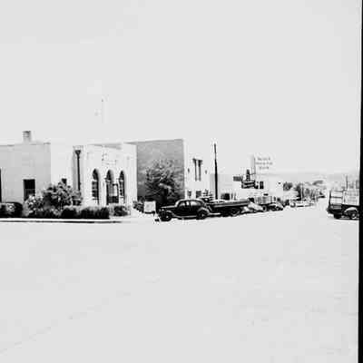 SW view of 4th St.